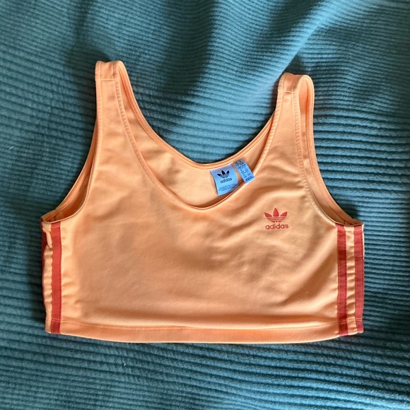 adidas Tops - HP5🪩 Adidas Crop Top
